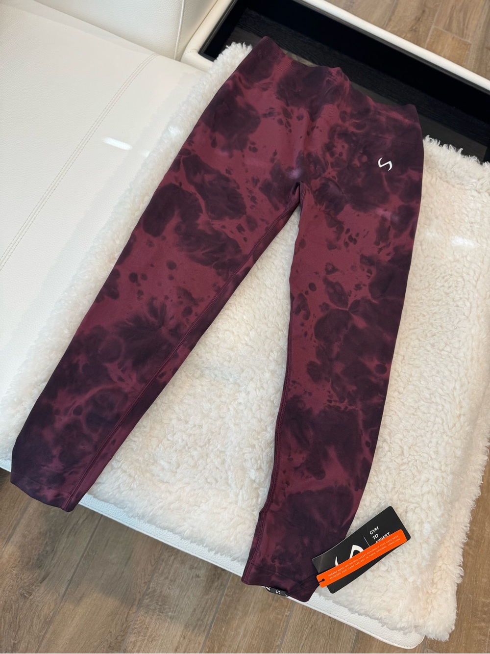 TLF Cosmic Seamless Scrunch Butt
Leggings- Cherry NWT - Picture 6 of 8